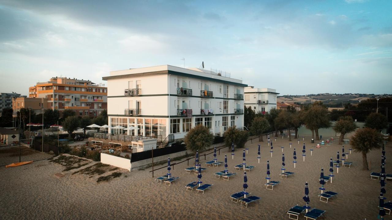 Hotel Internazionale Marotta Exterior photo
