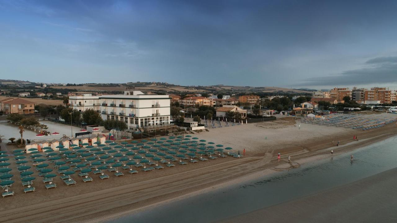 Hotel Internazionale Marotta Exterior photo
