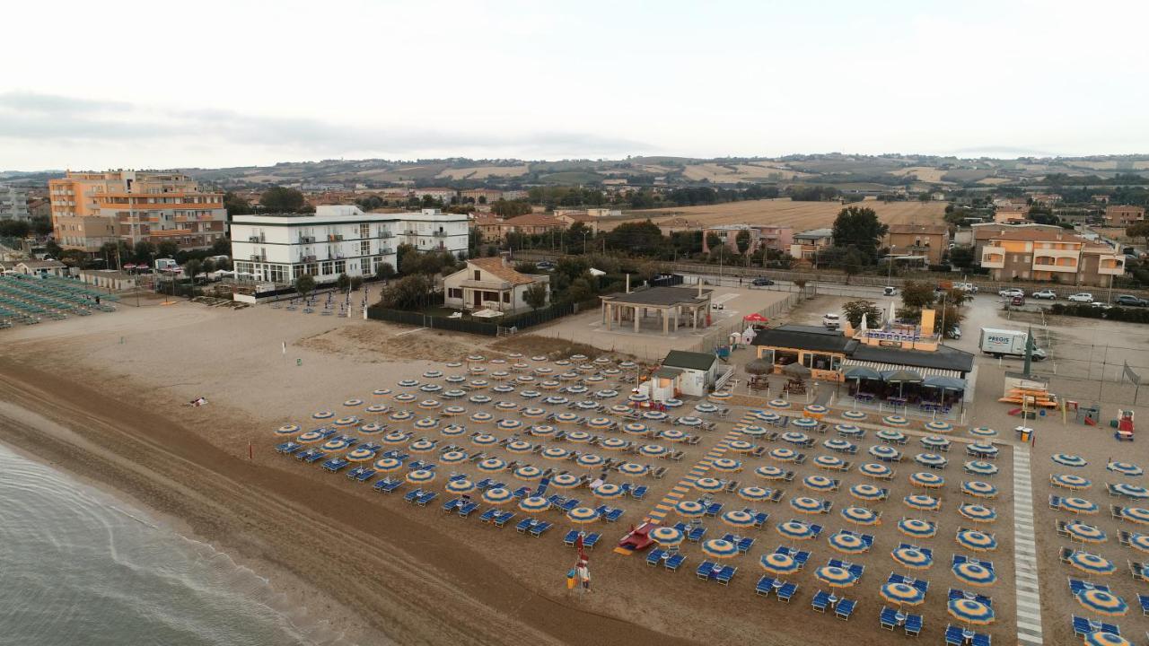 Hotel Internazionale Marotta Exterior photo