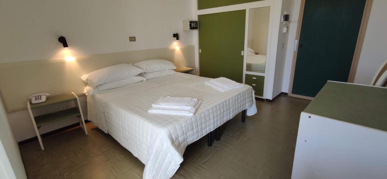 Hotel Internazionale Marotta Exterior photo