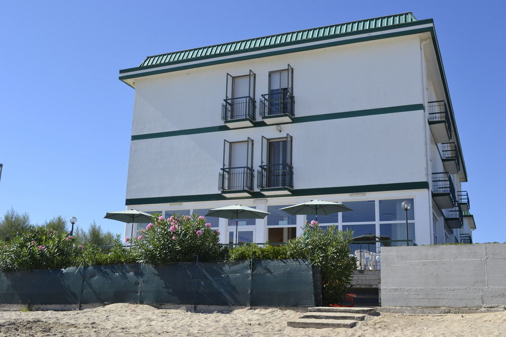 Hotel Internazionale Marotta Exterior photo
